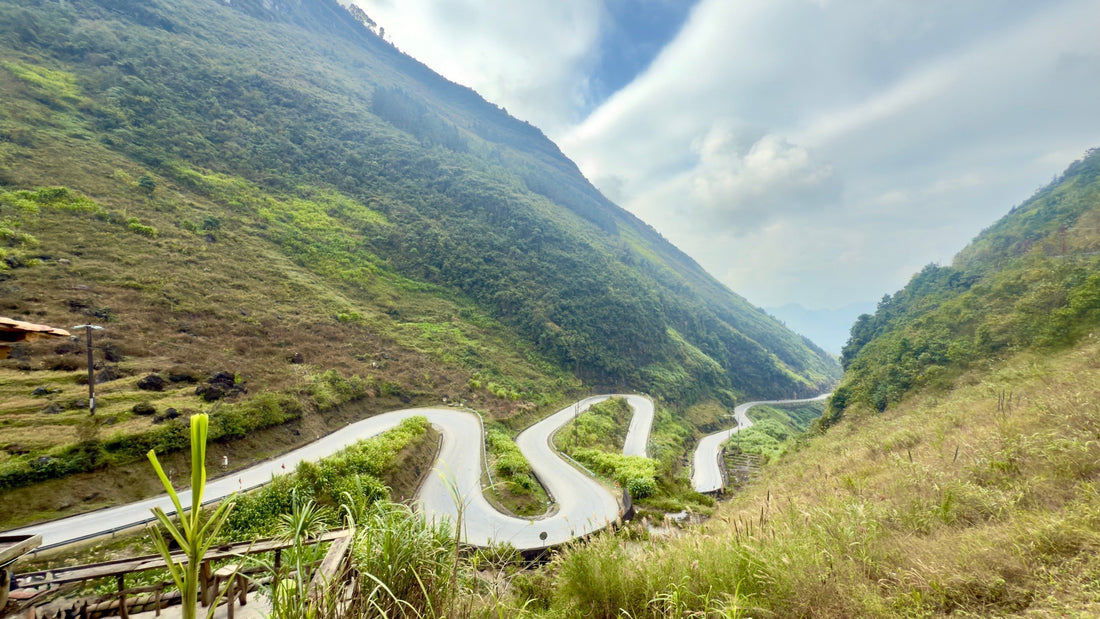 Route de montagne dans la région de Ha Giang au nord du Vietnam