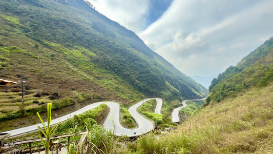 Route de montagne dans la région de Ha Giang au nord du Vietnam